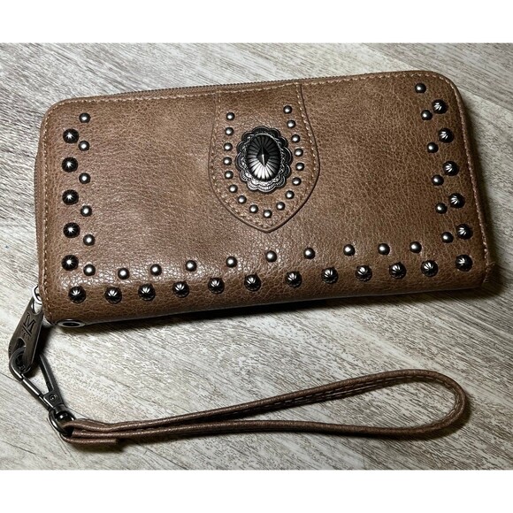 Beautiful Montana West wallet wristlet‎ - Picture 1 of 5